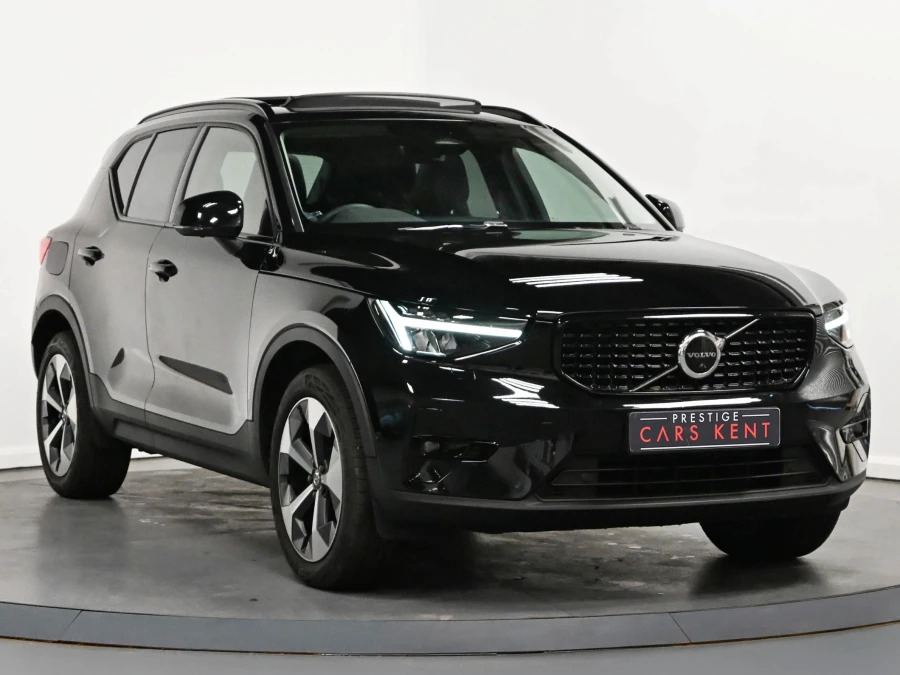Volvo XC40 Ultimate Dark B4 197 Hp Black