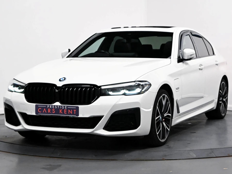 BMW 5 Series 530E M Sport Saloon NG71OJK White #5