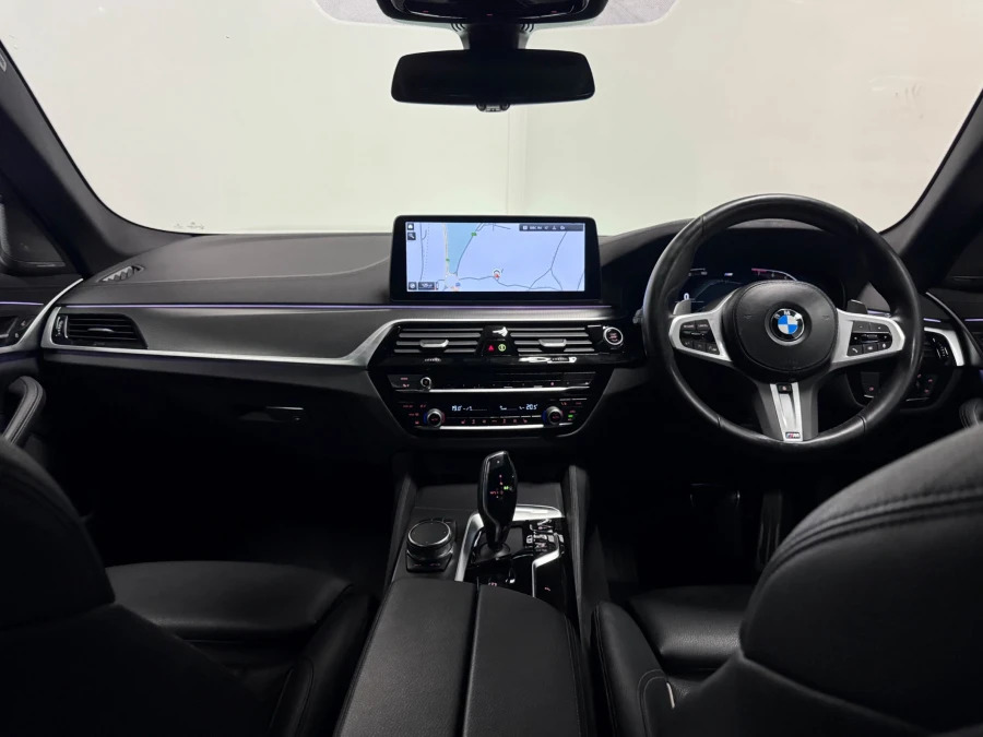 BMW 5 Series 520I M Sport Touring LV72FTE Black #2