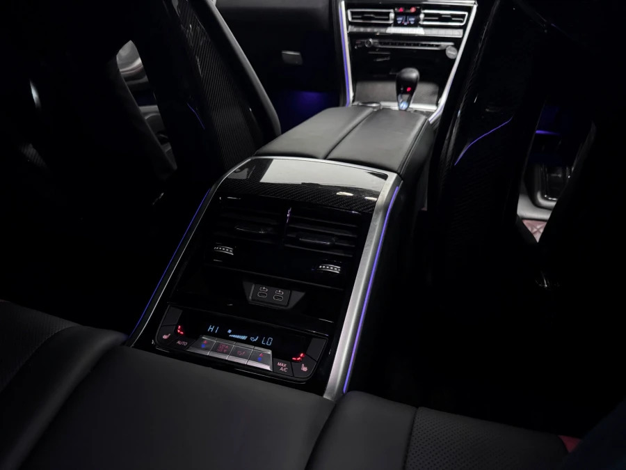BMW M8 Competition Step Black #27