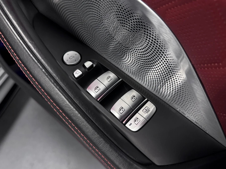 BMW M8 Competition Step Black #11