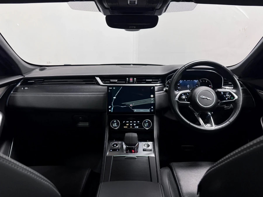 Jaguar F-Pace 2.0 D200 Mhev R-dynamic Black Suv WJ23CTX Black #2
