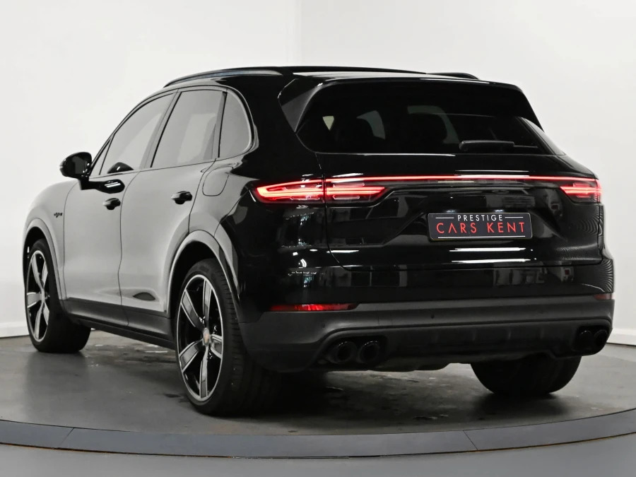 Porsche Cayenne 3.0 V6 E-hybrid 17.9Kwh Platinum Edition Suv P BV72GJE Black #3