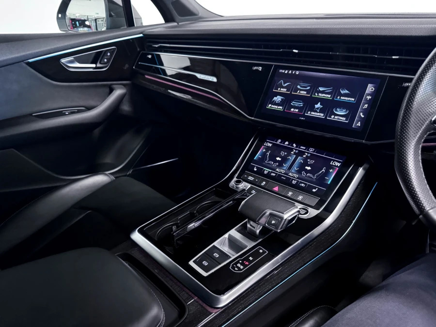 Audi Q7 S Line Blue #30