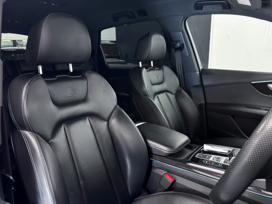Audi Q7 S Line Blue #25