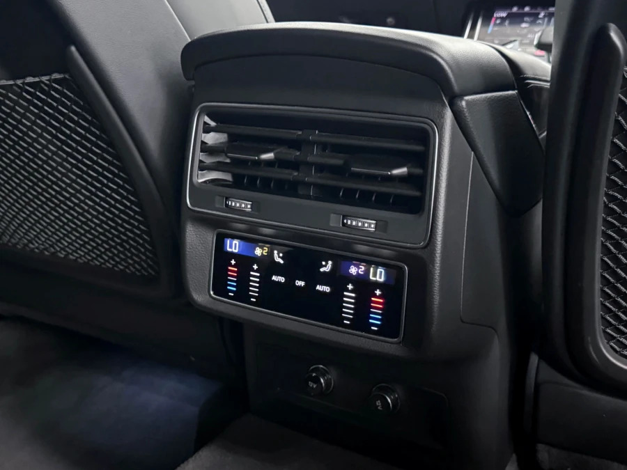 Audi Q7 S Line Blue #12