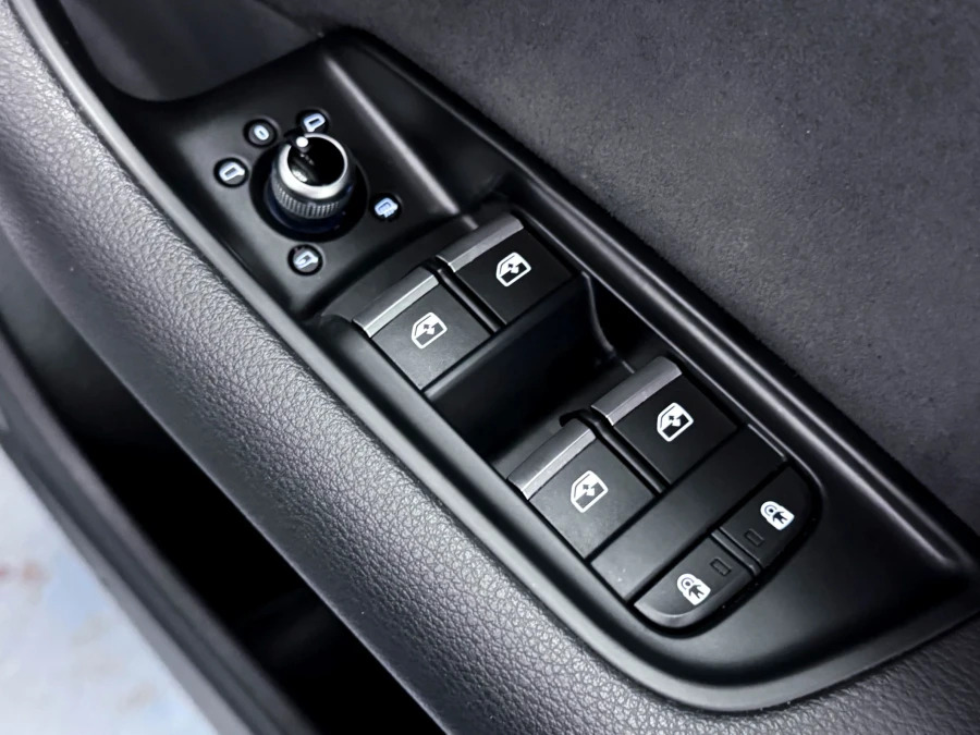 Audi Q7 S Line Blue #20