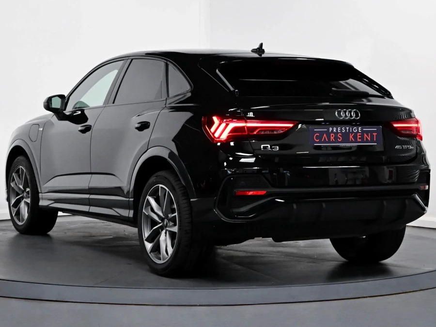 Audi Q3 1.4 Tfsie 45 Vorsprung Sportback Plug-i WP23VDE Black #3