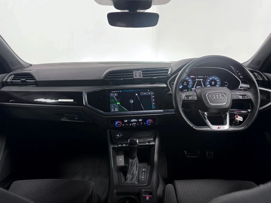 Audi Q3 1.4 Tfsie 45 Vorsprung Sportback Plug-i WP23VDE Black #2