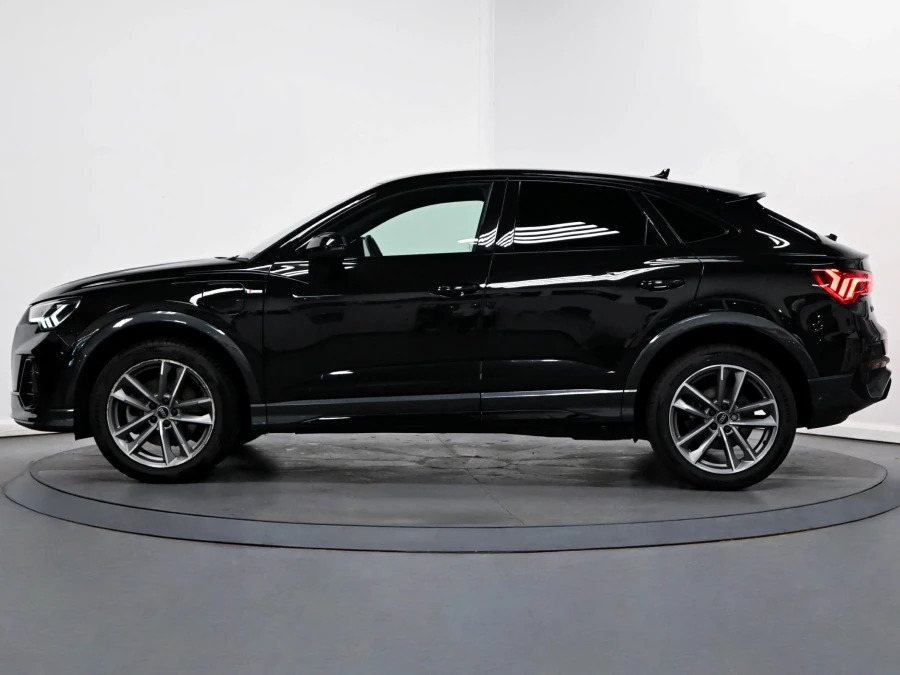 Audi Q3 1.4 Tfsie 45 Vorsprung Sportback Plug-i WP23VDE Black #4