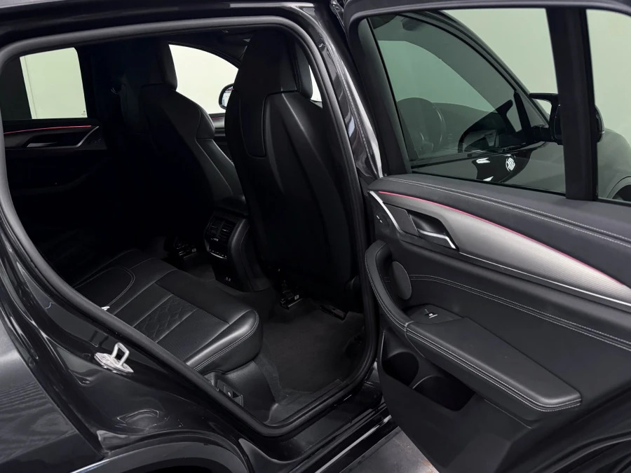 BMW X4 M X4 M Competition Black #18