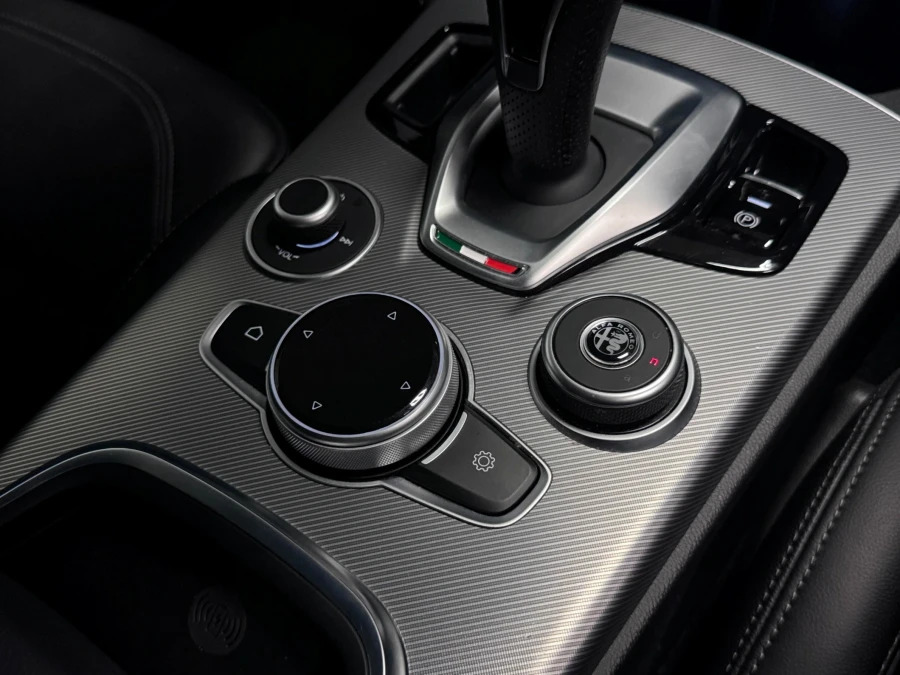 Alfa Romeo Stelvio Suv Red #32