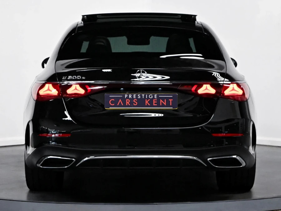 Mercedes-Benz E Class E200 Amg Line Premium Plus 9G-tronic White #16