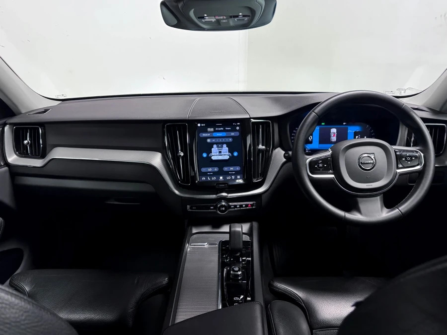 Volvo XC60 Plus B4 197 Hp GD72DMO Black #2