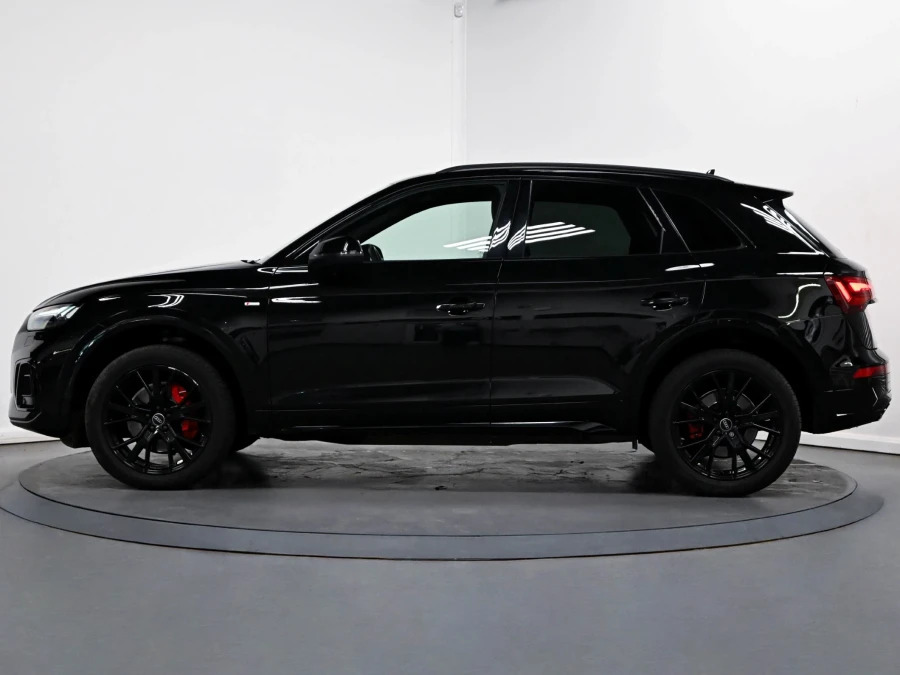 Audi Q5 2.0 Tdi 40 Edition 1 Suv S Tronic Quatt BL22ZNU Black #4