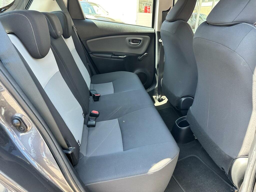 Toyota Yaris Hatchback 1.5 Vvt-i Icon Tech Euro 6 201919 FA19KKW Grey #4