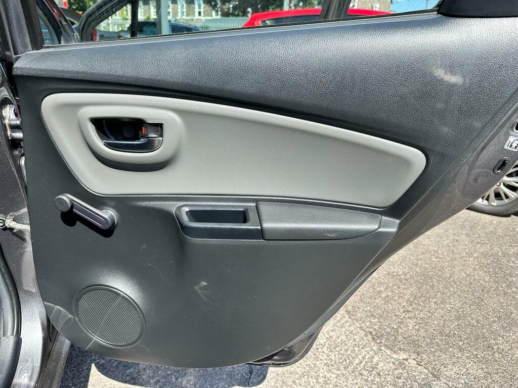 Toyota Yaris Hatchback 1.5 Vvt-i Icon Tech Euro 6 201919 FA19KKW Grey #5