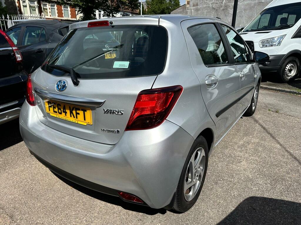 Toyota Yaris Hatchback 1.5 Vvt-h Icon E-cvt Euro 6 201464 PE64KFT Silver #2