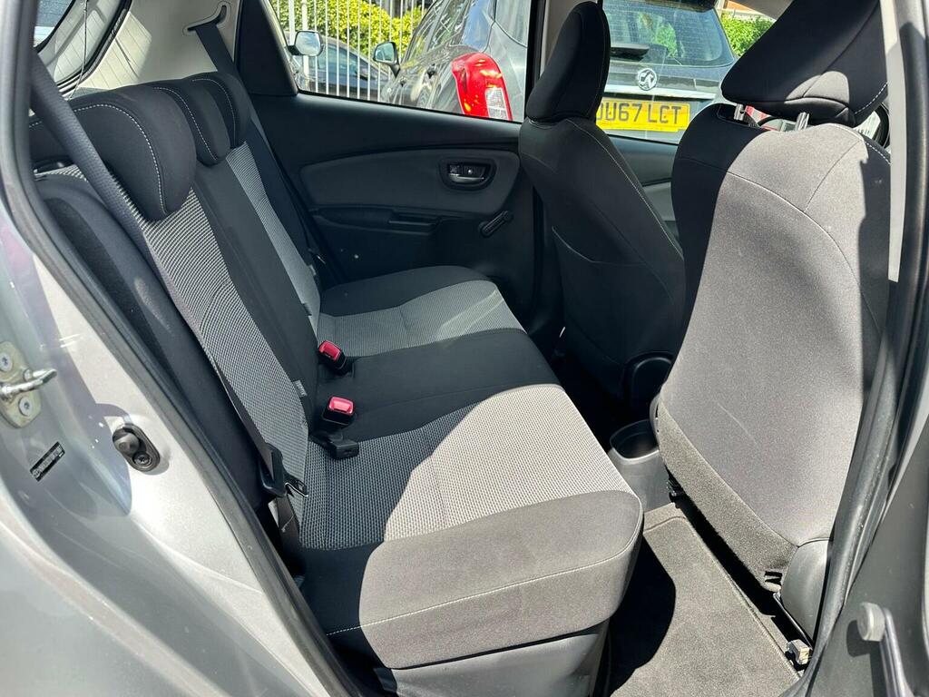 Toyota Yaris Hatchback 1.5 Vvt-h Icon E-cvt Euro 6 201464 PE64KFT Silver #4