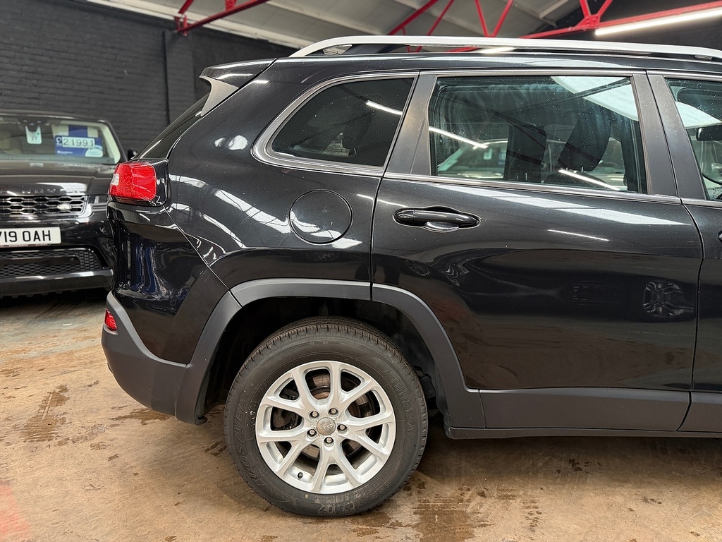 Jeep Cherokee Suv 2.0 Cherokee 2.0 140Hp Fwd Limited 201 White #23