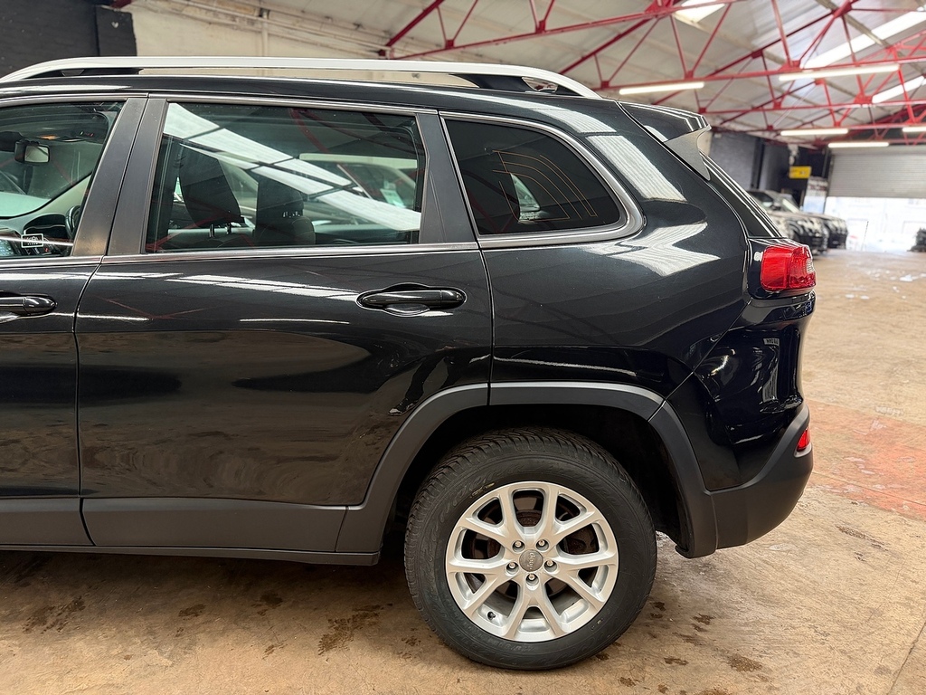 Jeep Cherokee Suv 2.0 Cherokee 2.0 140Hp Fwd Limited 201 White #22