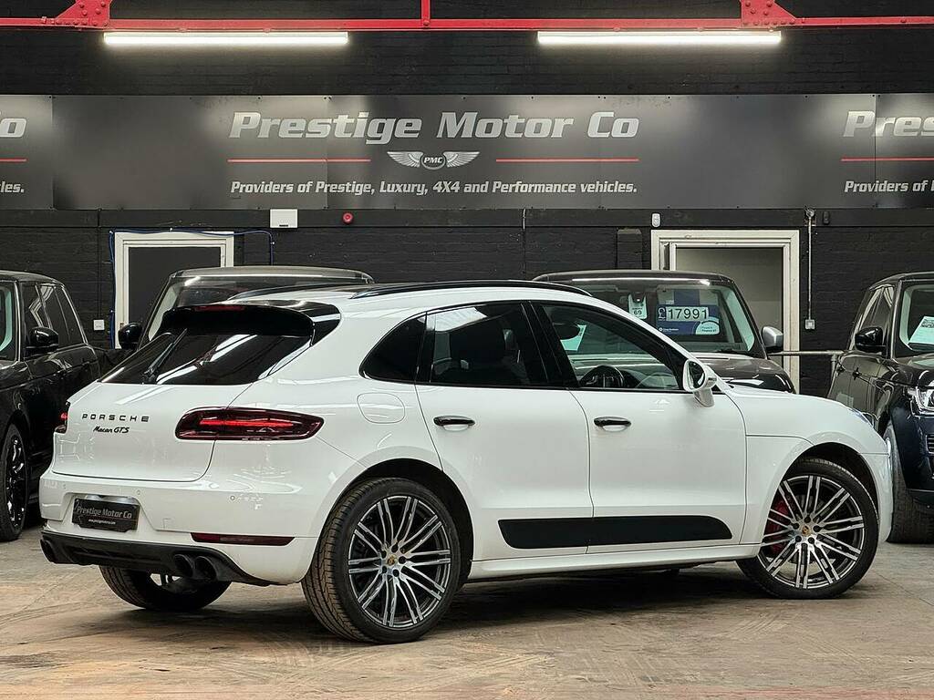 Porsche Macan T V6 Gts MM67AOX White #4