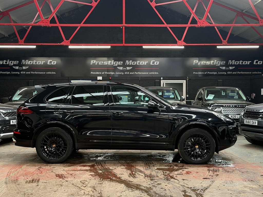 Porsche Cayenne Td V6 Platinum Edition Black #3