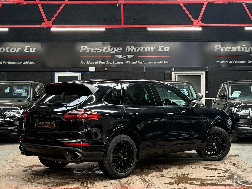 Porsche Cayenne Td V6 Platinum Edition Black #4