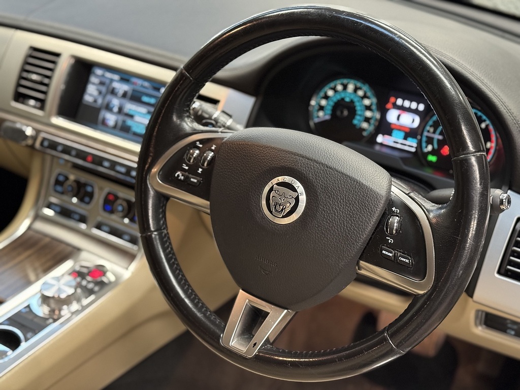 Jaguar XF D V6 Luxury Gold #6