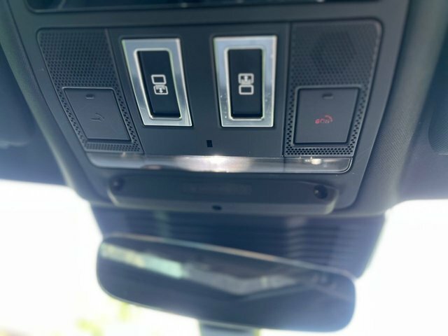 Land Rover Discovery 3.0 D300 Hse Commercial Grey #21