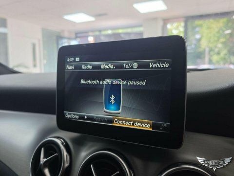 Mercedes-Benz GLA Class 1.6 Gla200 Amg Line Suv Euro 6 White #29