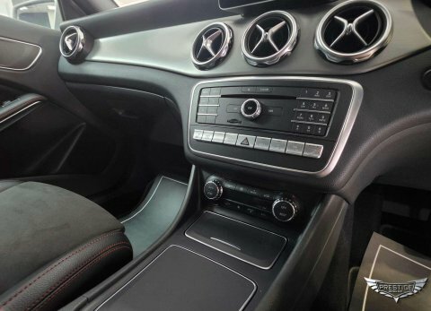 Mercedes-Benz GLA Class 1.6 Gla200 Amg Line Suv Euro 6 White #24