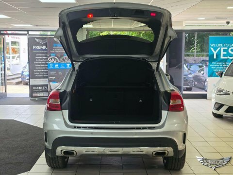 Mercedes-Benz GLA Class 1.6 Gla200 Amg Line Suv Euro 6 White #78