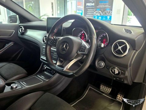 Mercedes-Benz GLA Class 1.6 Gla200 Amg Line Suv Euro 6 White #60