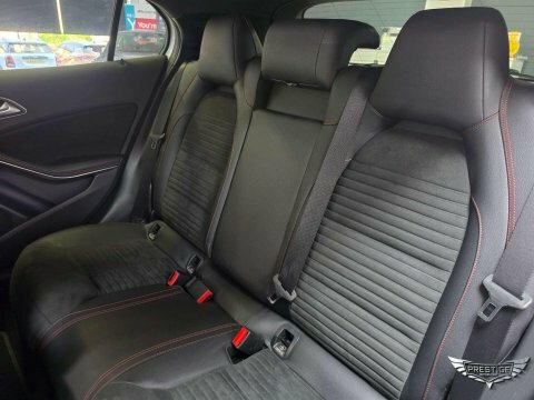 Mercedes-Benz GLA Class 1.6 Gla200 Amg Line Suv Euro 6 White #21