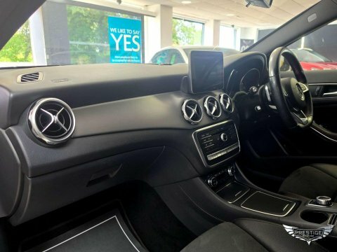 Mercedes-Benz GLA Class 1.6 Gla200 Amg Line Suv Euro 6 White #19