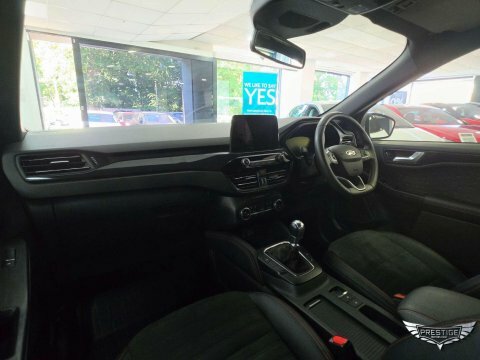 Ford Kuga 1.5 Ecoblue St-line Edition Red #47