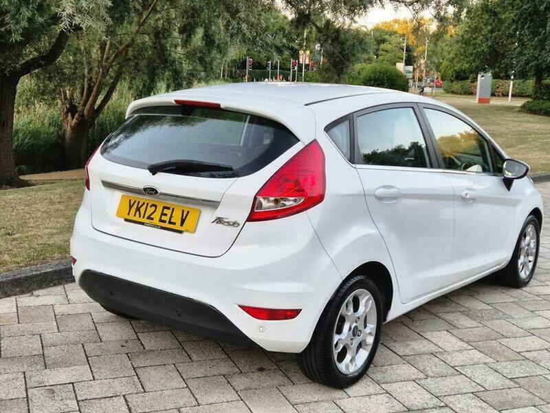 Ford Fiesta 1.25 Zetec Hatchback YK12ELV White #3