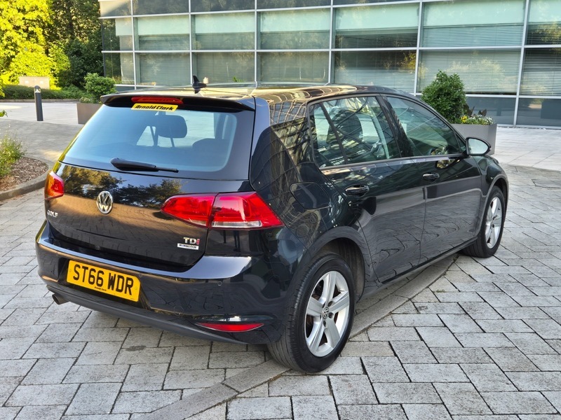 Volkswagen Golf 1.6 Tdi Bluemotion Tech Black #4
