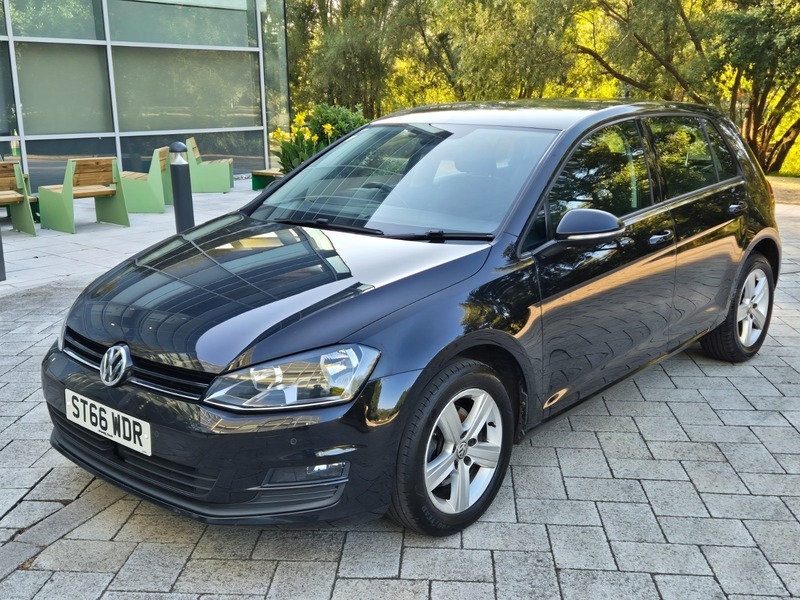 Volkswagen Golf 1.6 Tdi Bluemotion Tech Black #2