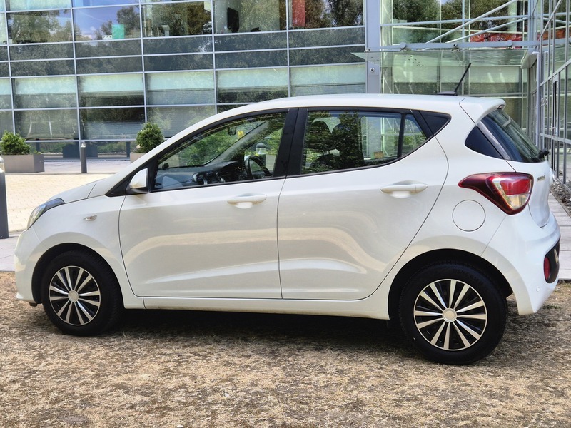 Hyundai I10 1.0 Se Hatchback White #6