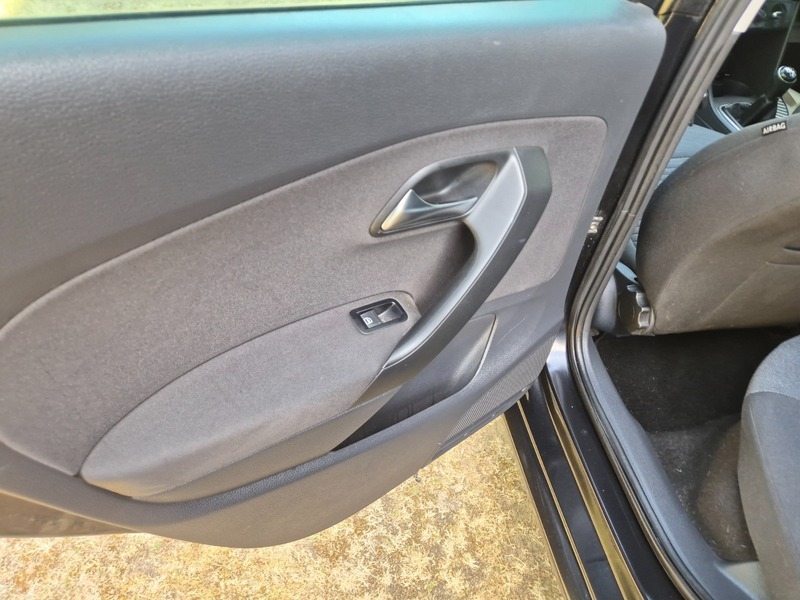 Volkswagen Polo 1.2L Match Tdi 74 Bhp Silver #22