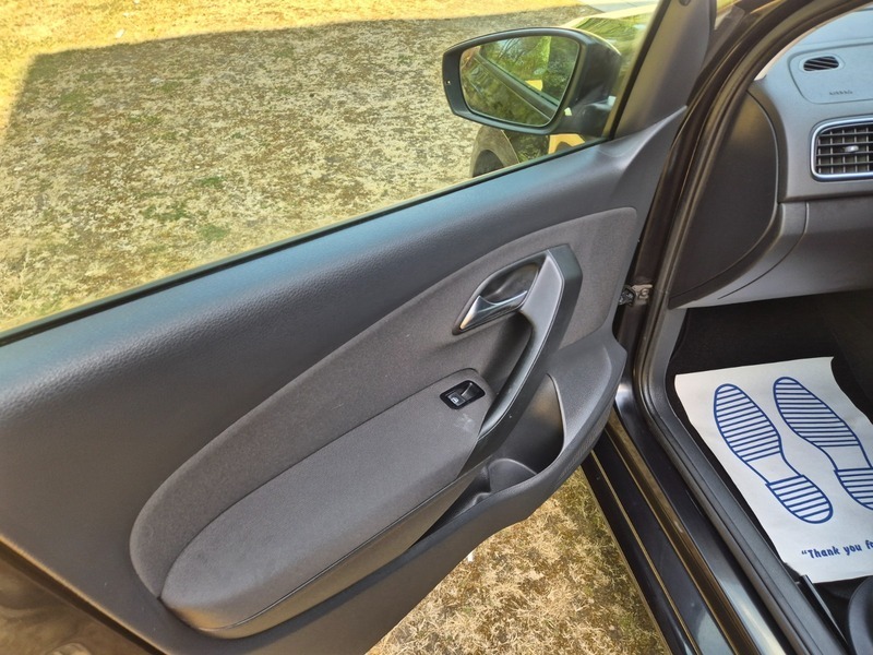 Volkswagen Polo 1.2L Match Tdi 74 Bhp Silver #23