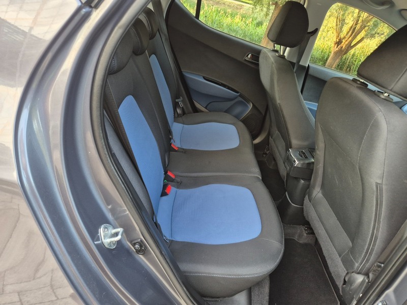 Hyundai I10 1.0 Se 2X Services 20 Road Tax Blue #14
