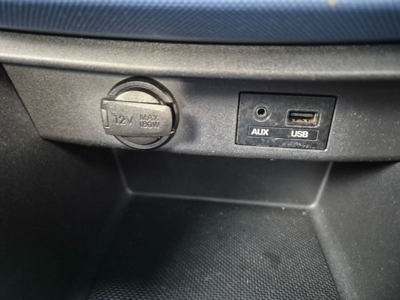 Hyundai I10 1.0 Se 2X Services 20 Road Tax Blue #22