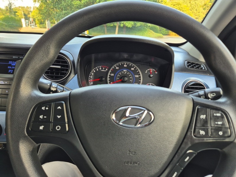 Hyundai I10 1.0 Se 2X Services 20 Road Tax Blue #17