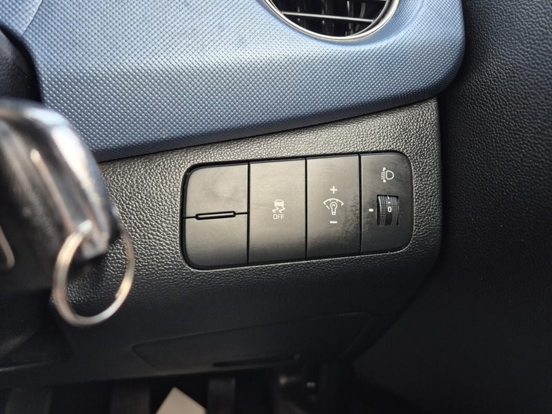 Hyundai I10 1.0 Se 2X Services 20 Road Tax Blue #23