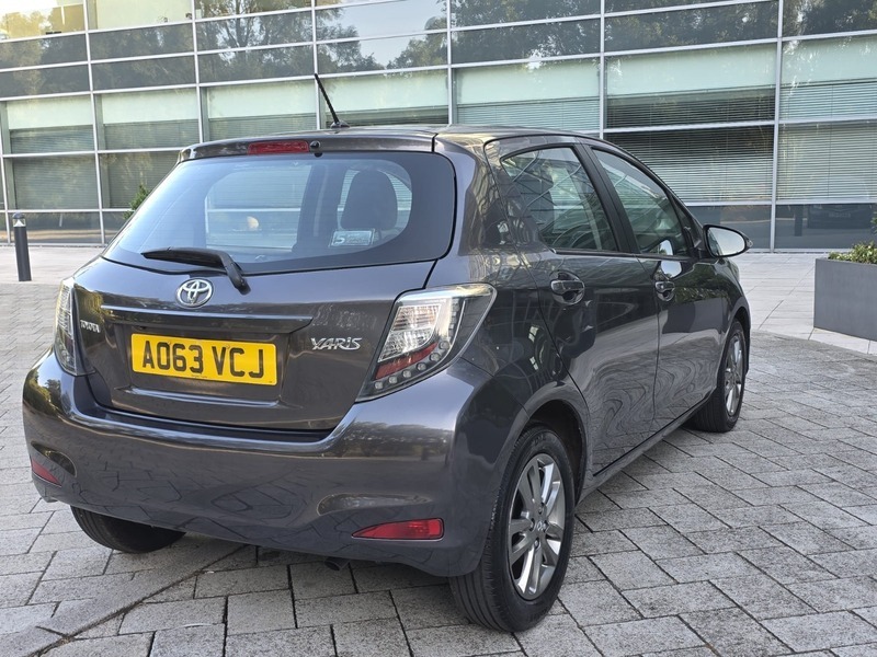 Toyota Yaris 1.33 Dual Vvt-i Icon Grey #3