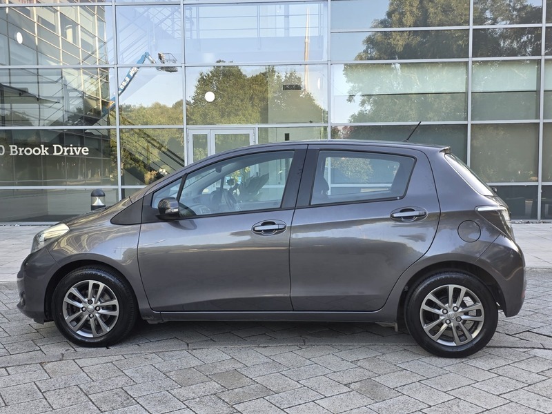 Toyota Yaris 1.33 Dual Vvt-i Icon Grey #5