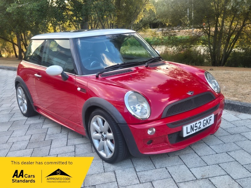 Mini Hatch 1.6 Cooper Hatchback Red
